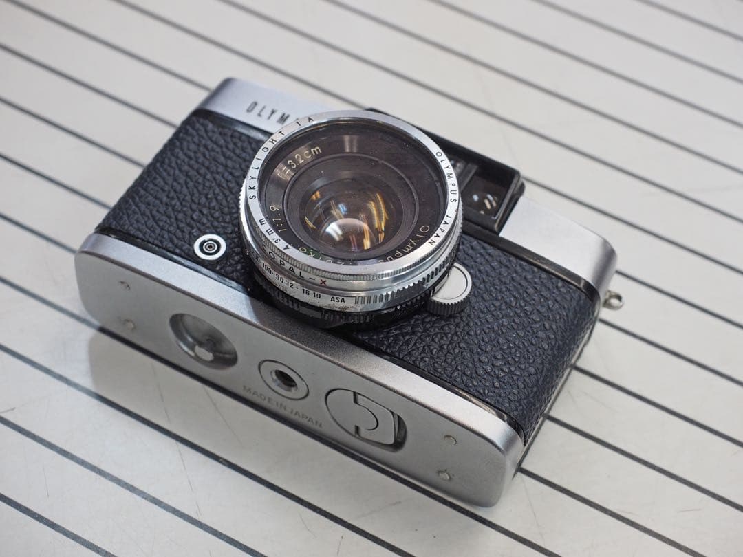 OLYMPUS PEN-D フィルムカメラ