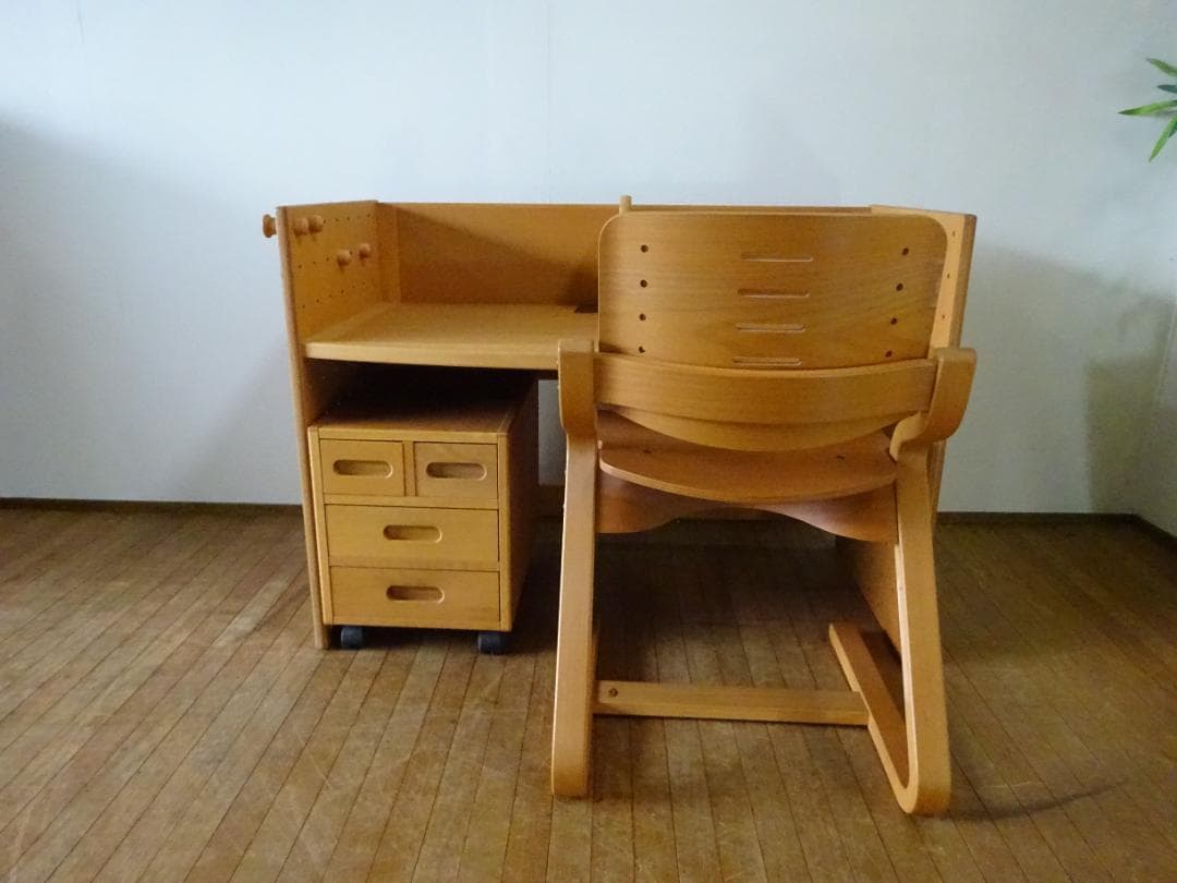 アクタス　Formio/フォルミオ　デスク・チェア・ワゴン　3点　デンマーク