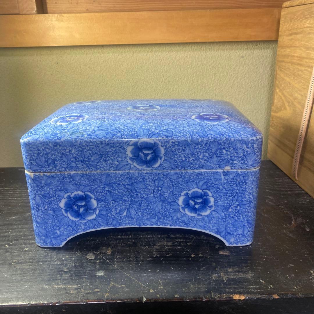 古伊万里花唐草珍品玉手箱【桐箱付】