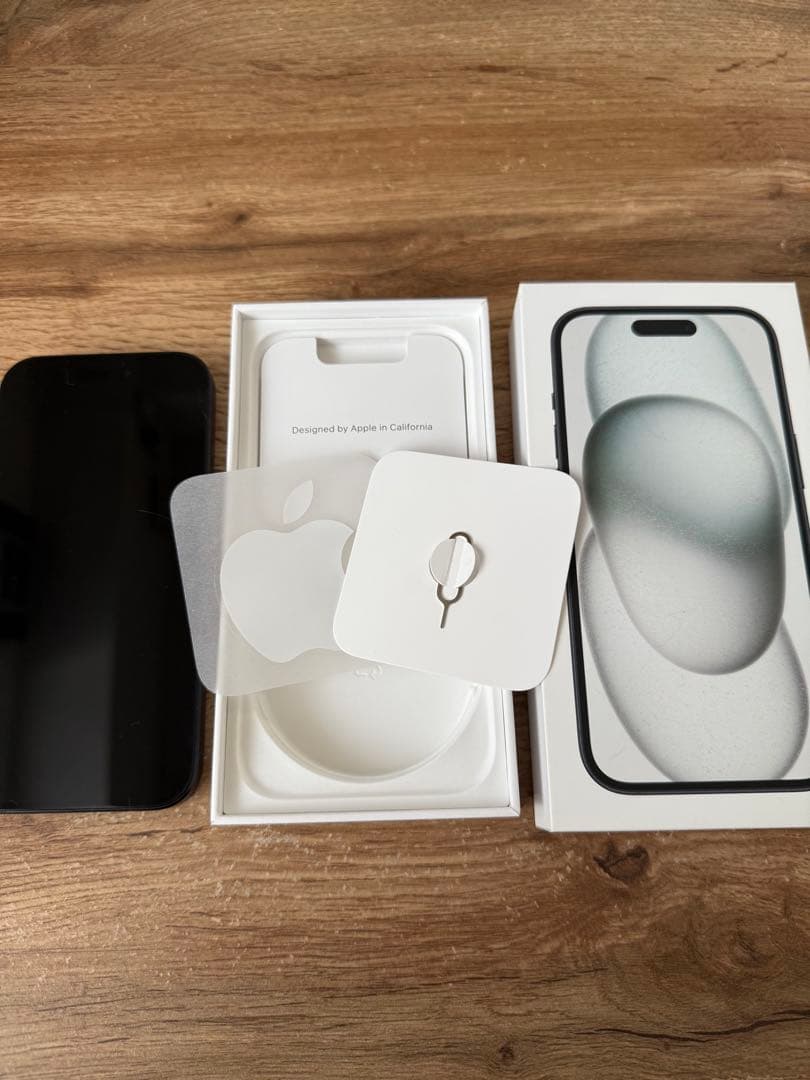 iPhone 15 ブラック　256GB