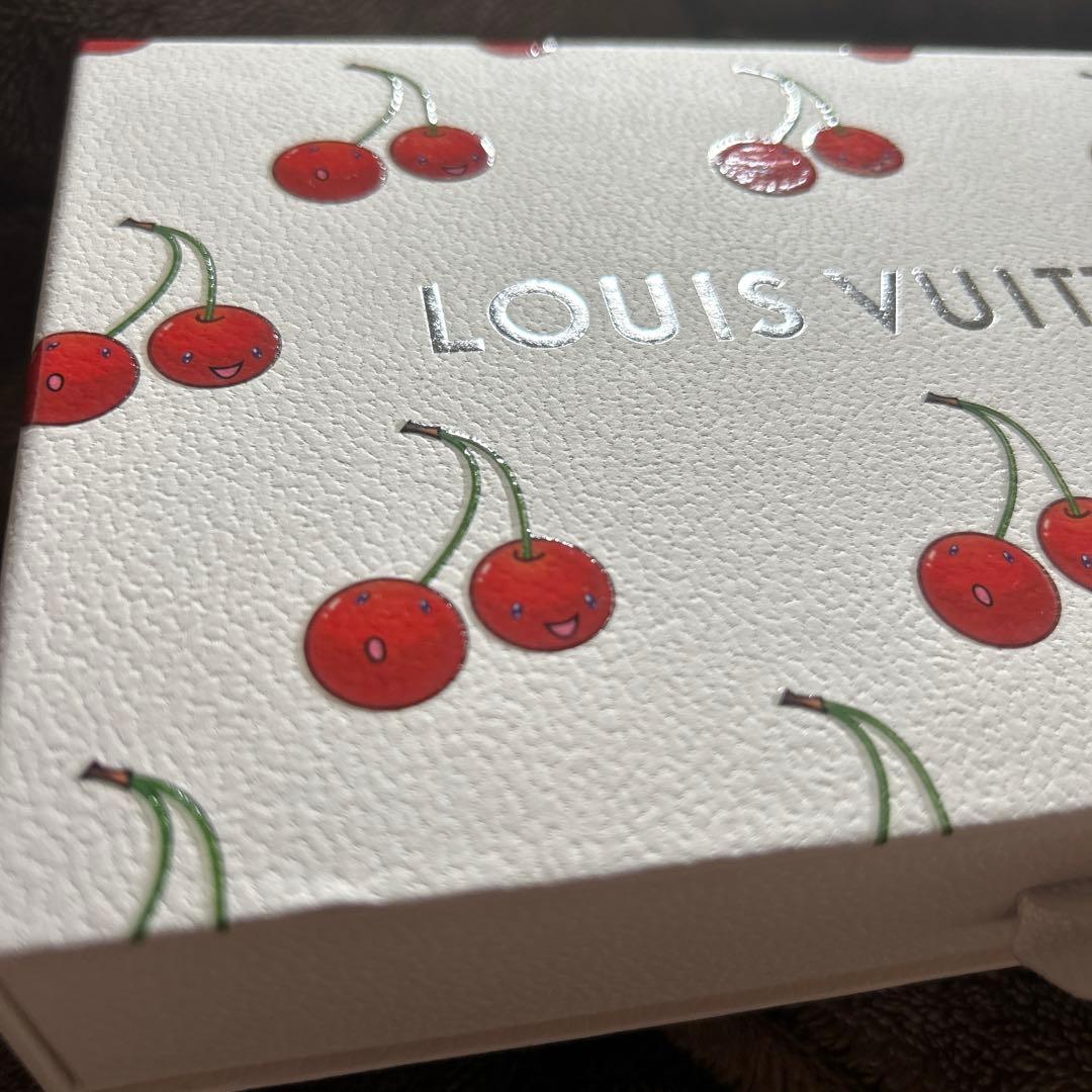 ヴィトン　チェリー　箱　ラッピング