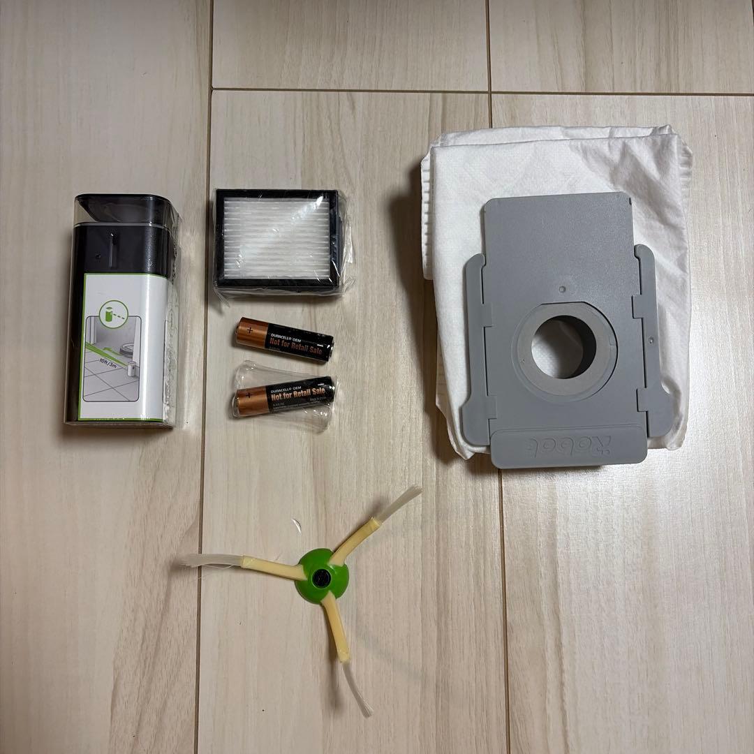 [状態良好] ルンバ i7+（本体・クリーンベース）自動ゴミ収集機付き