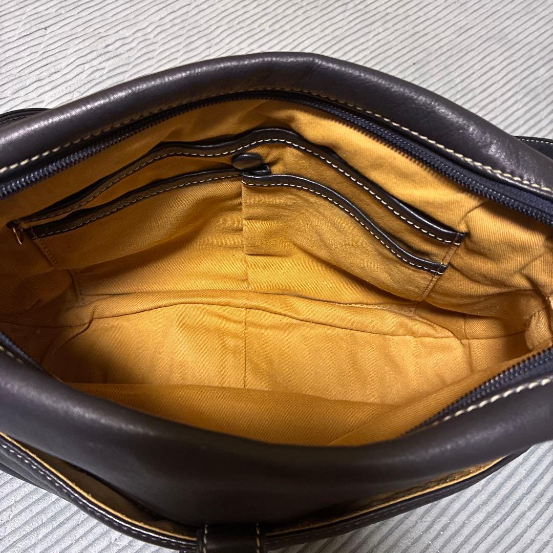 【美品】キタムラ♡犬の型押しショルダーバッグ、牛革