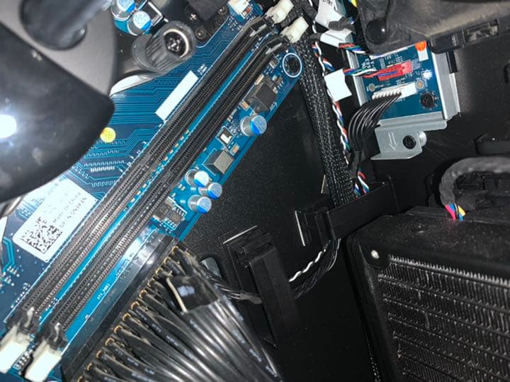 DELL ALIENWARE AREA-51 プレミアム VR R5ジャンク