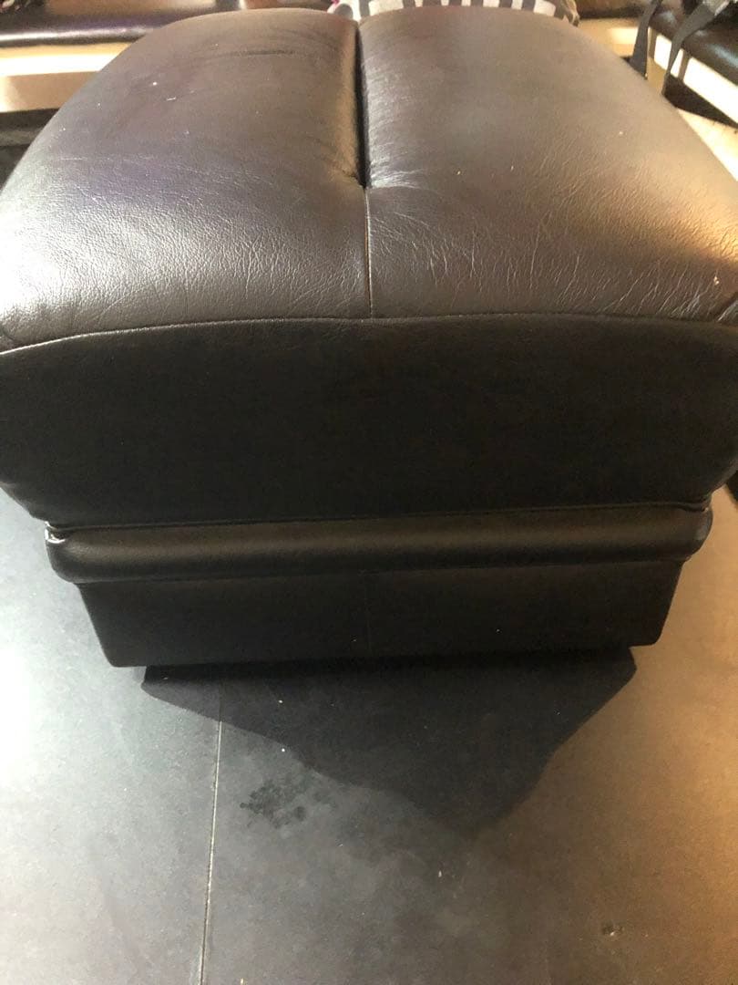 マルニ♦️ベルサイユシリーズ♦️高級オットマン1脚♦️マットブラック♦️補償付　送料込