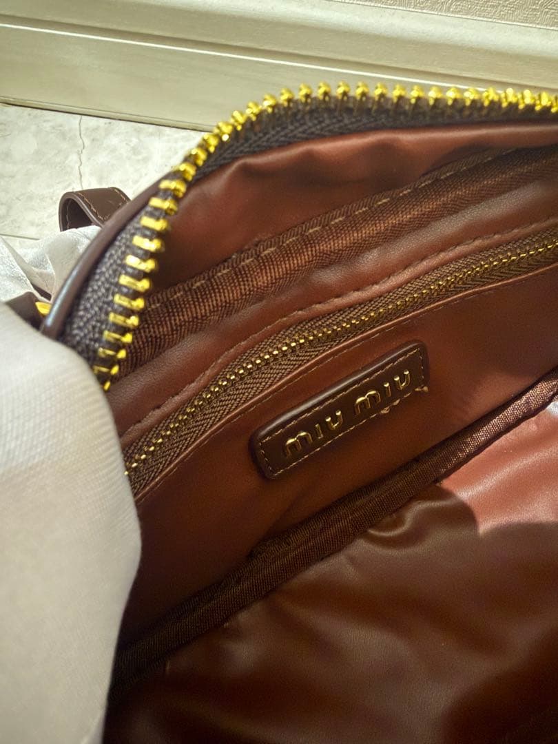 ラスト1点 miumiu系お好きな方 アルカディレザーハンドバッグ 新品未使用