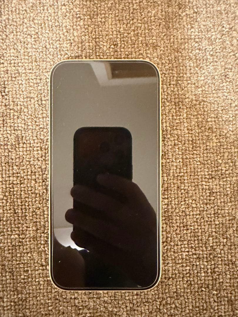 iPhone 15 イエロー　256GB