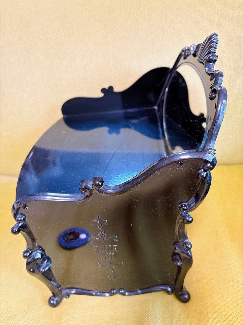 アナスイ非売品ドレッサー　アイカラー付　10周年バッジ付き