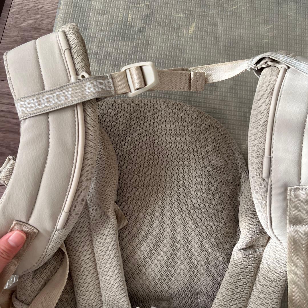 AIRBUGGY 抱っこ紐 ベージュ 収納ポケット付き