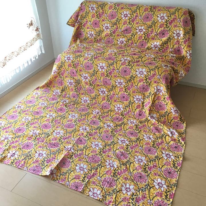 #124 カンタキルト　ブロックプリント　イエローピンク花柄