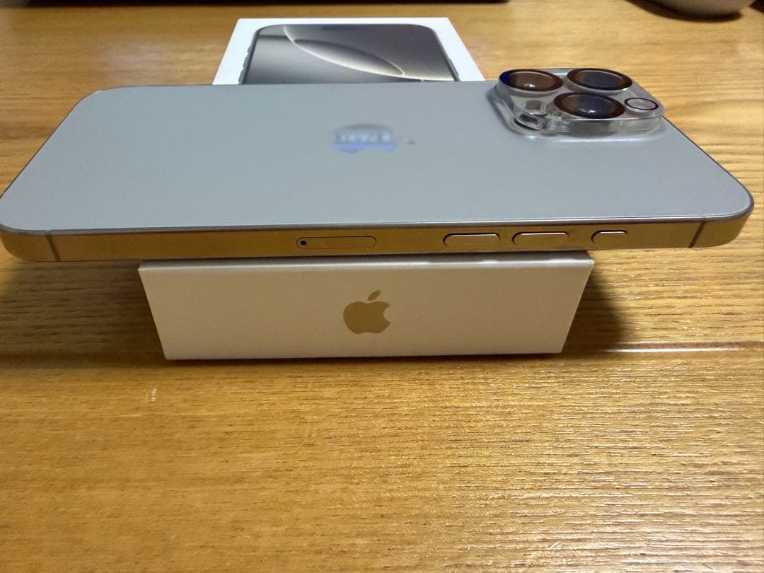 【新品同様】★iPhone 16promax ナチュラルチタニウム 256GB