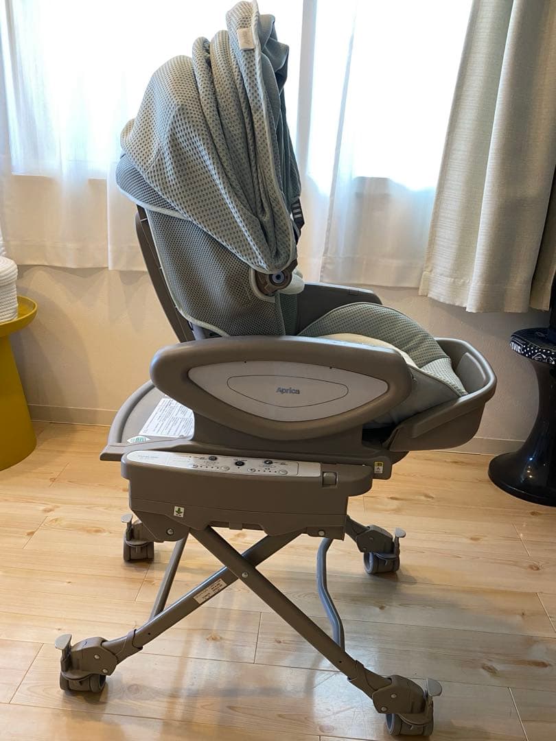 アップリカ　ハイローチェア　ユラリズム　オートプレミアム