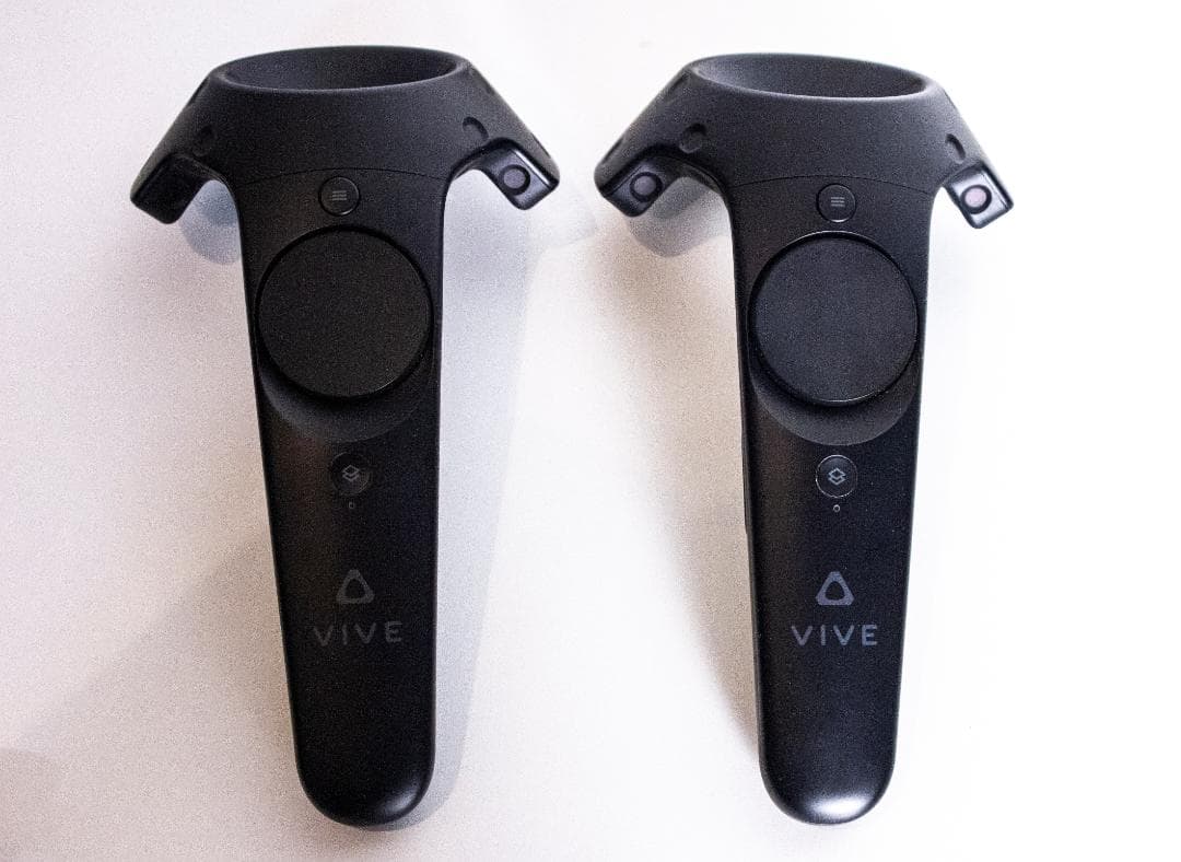 HTC VIVE CE ヘッドマウントディスプレイ/コントローラーセット
