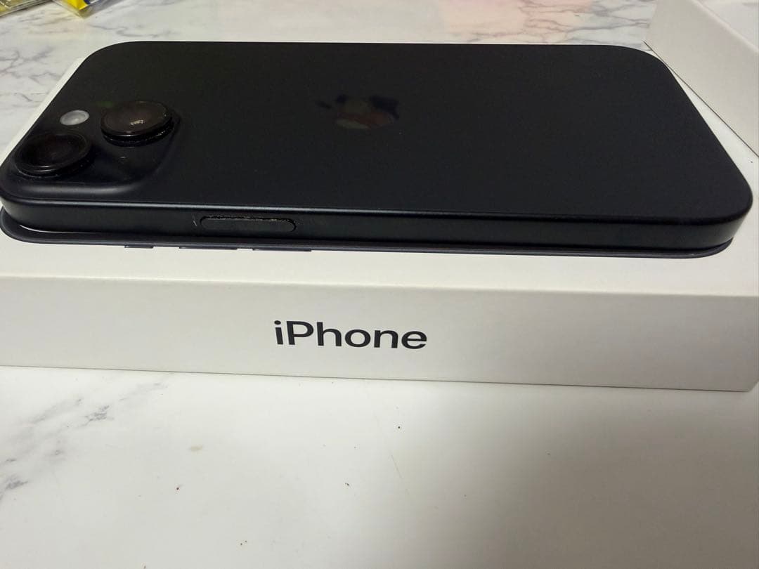 『美品』iPhone15 256GB ブラック SIMフリー