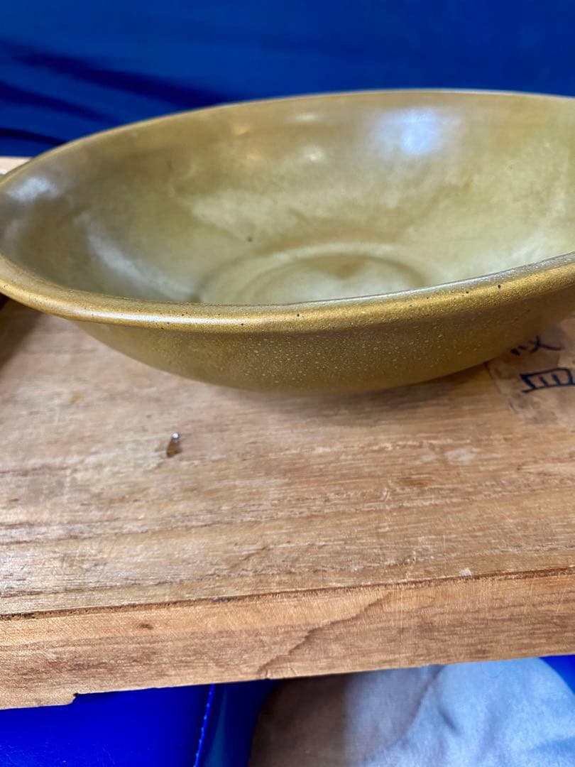 中国元時代青瓷大碗、サイズ約径28cm高さ8cm。