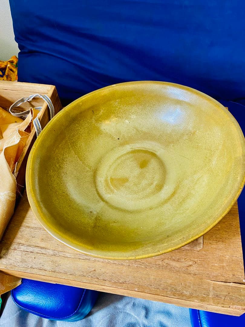 中国元時代青瓷大碗、サイズ約径28cm高さ8cm。