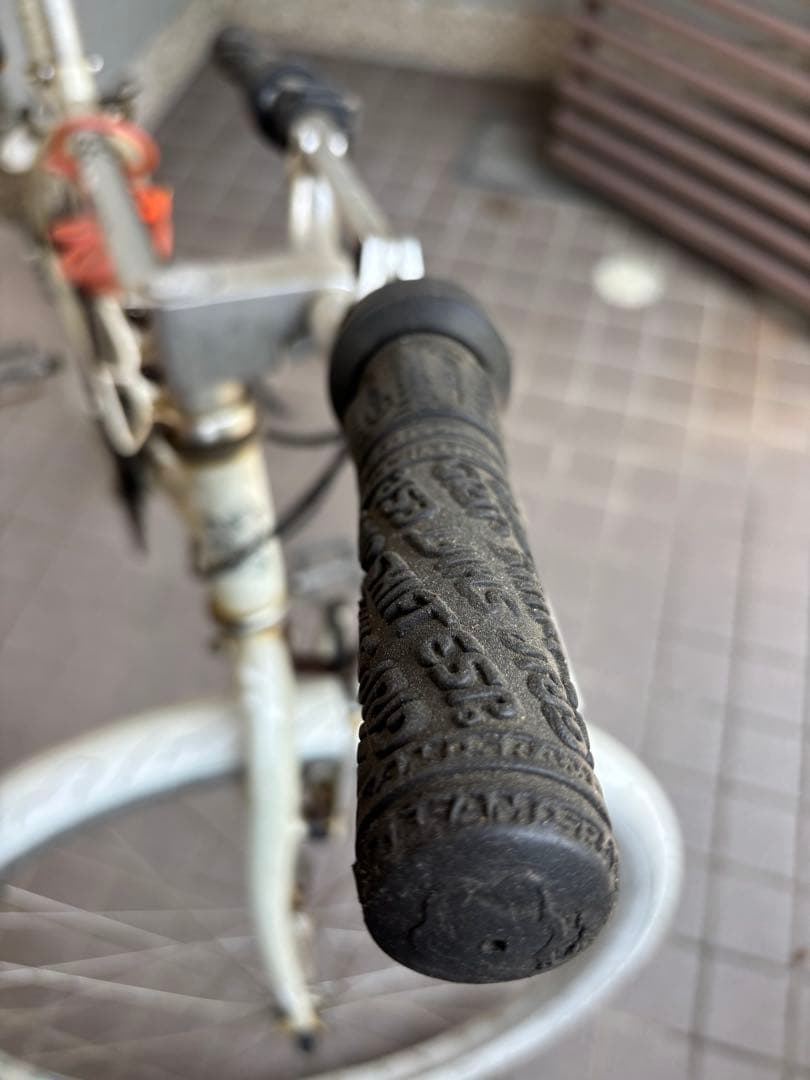 PEUGEOT クロスバイク ホワイトタイヤ VADERサドル