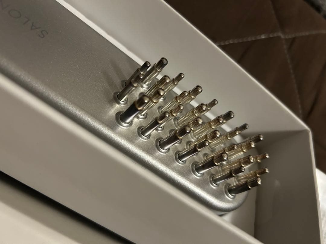 サロニア　電気ブラシ　EMSリフトブラシ　美顔器