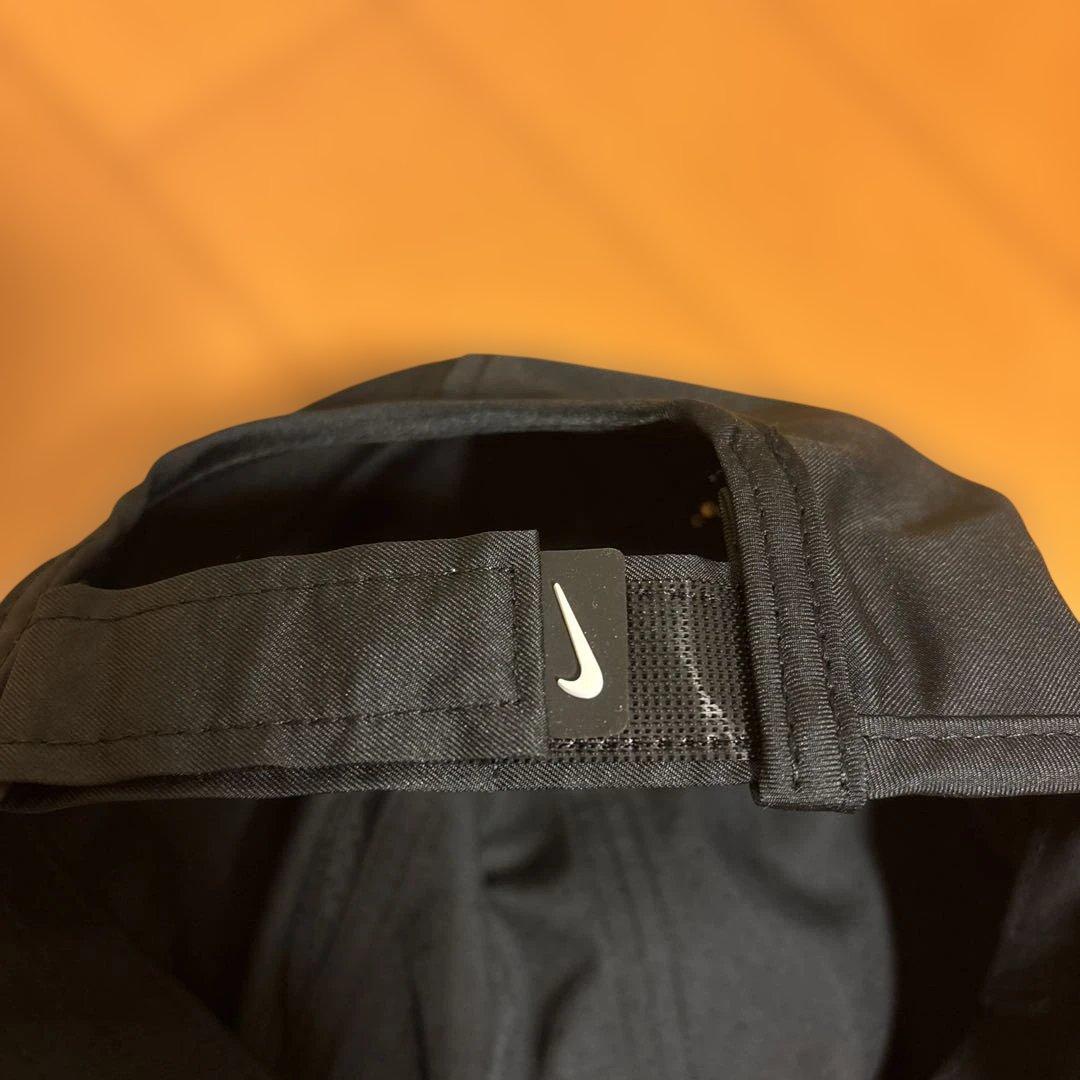 極美品　ナイキ　大阪なおみサインプリント入り　テニスキャップ　ユニ1サイズ