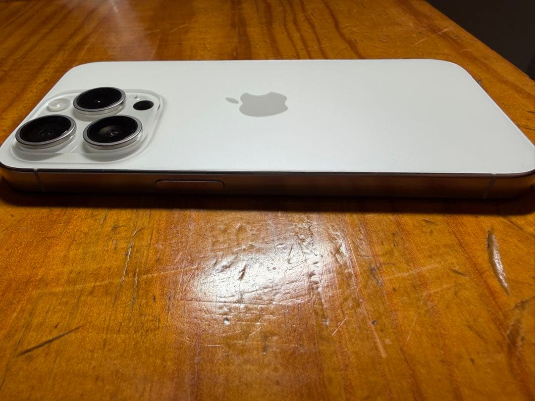 値下げ！！iPhone 15Pro ホワイトチタニウム 128GB SIMフリー