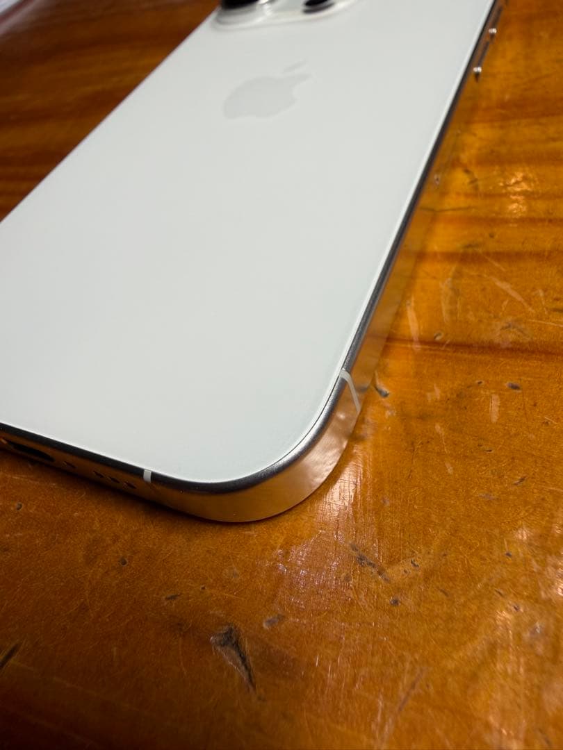 値下げ！！iPhone 15Pro ホワイトチタニウム 128GB SIMフリー