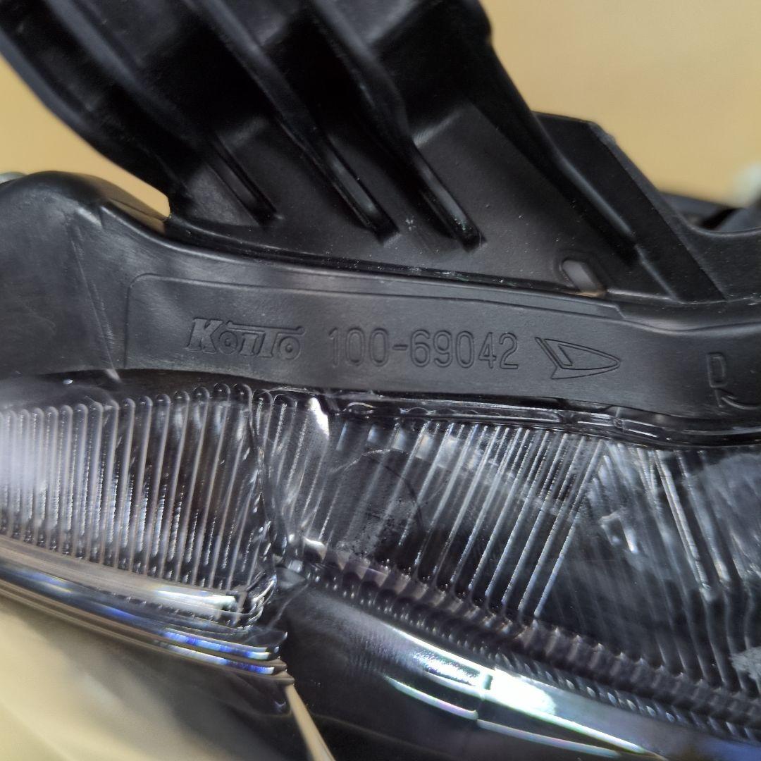 DAIHATSU　ダイハツ　ミライース　右側ヘッドランプ