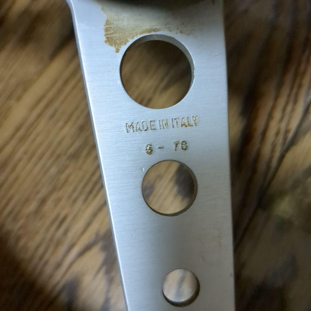 ジャンク MOMO ウッド ステアリング ハンドル レストアベース ボス付