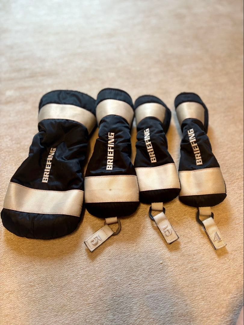 BRIEFING キャディバッグ 【ヘッドカバー付き】ブラック/ホワイト