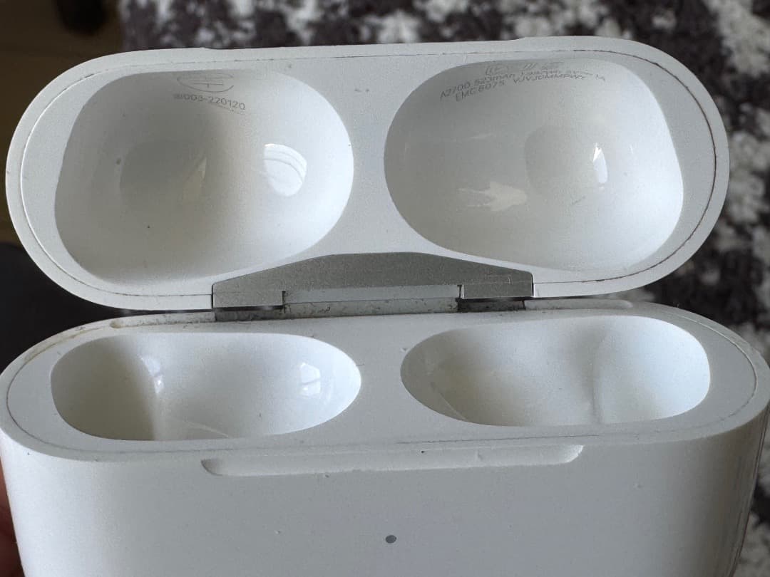 な*ん様 AirPods Pro 2（第2世代Lightning版、MQD83J