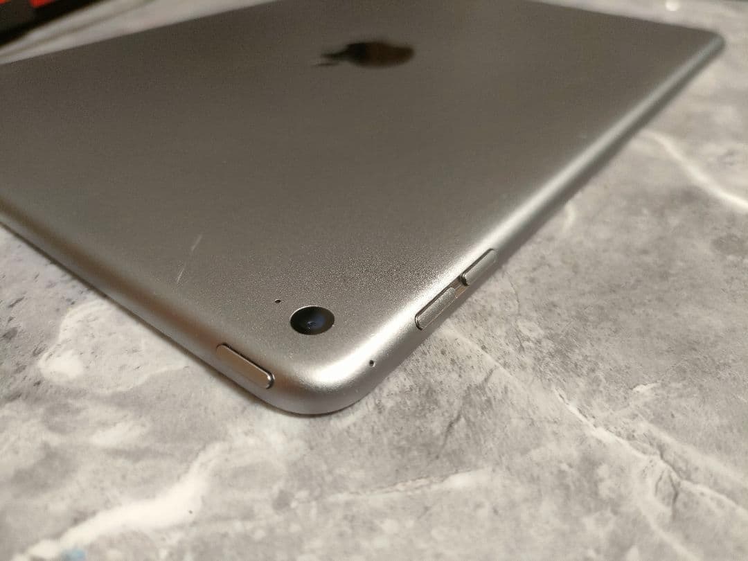 iPad Air2 シルバー 64GB Wi-Fi A1566