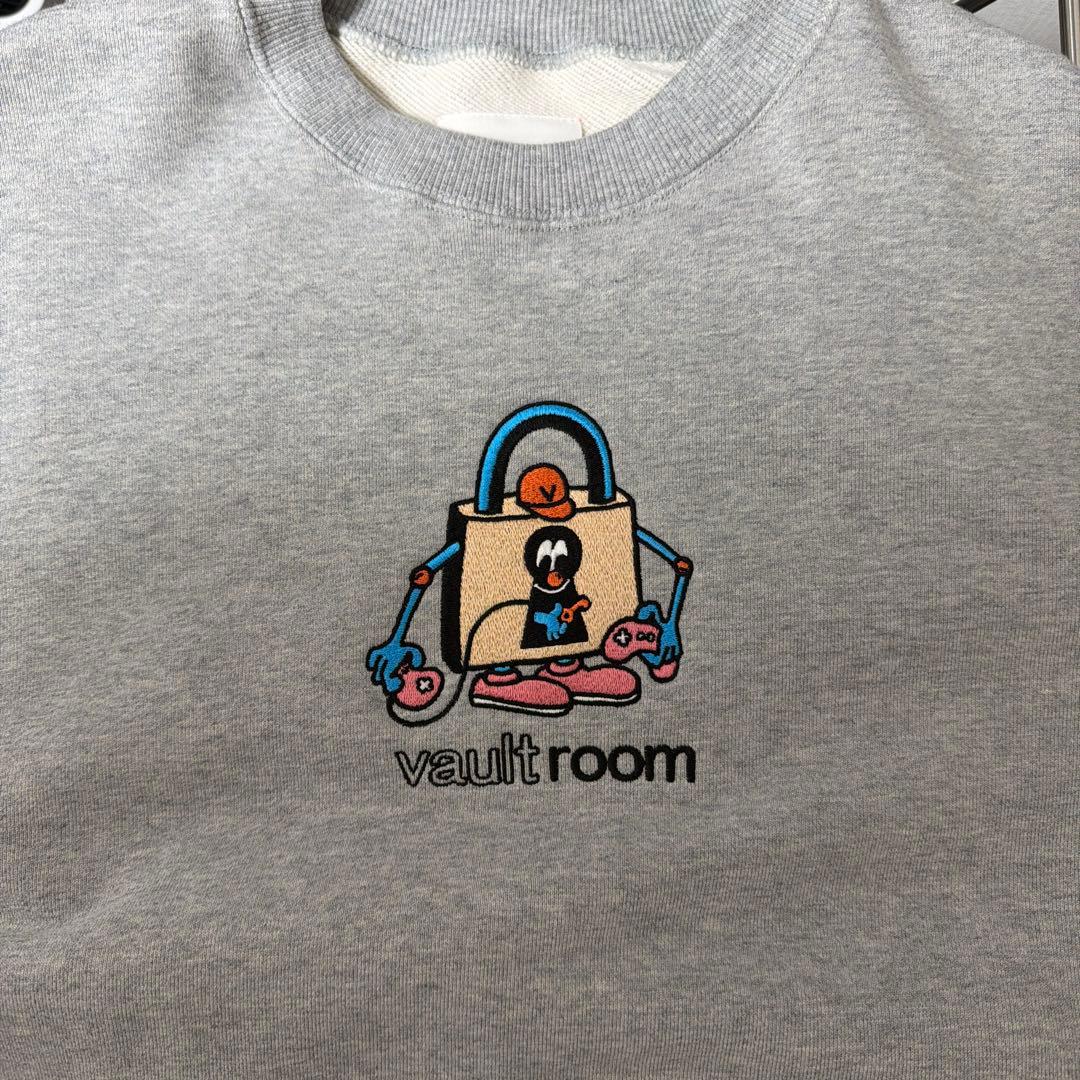 ミ*ー様 VAULTROOM ICON CREWNECK グレー