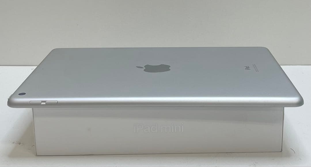 iPad 第7世代 32GB Wi-Fi A2197 バッテリー100%