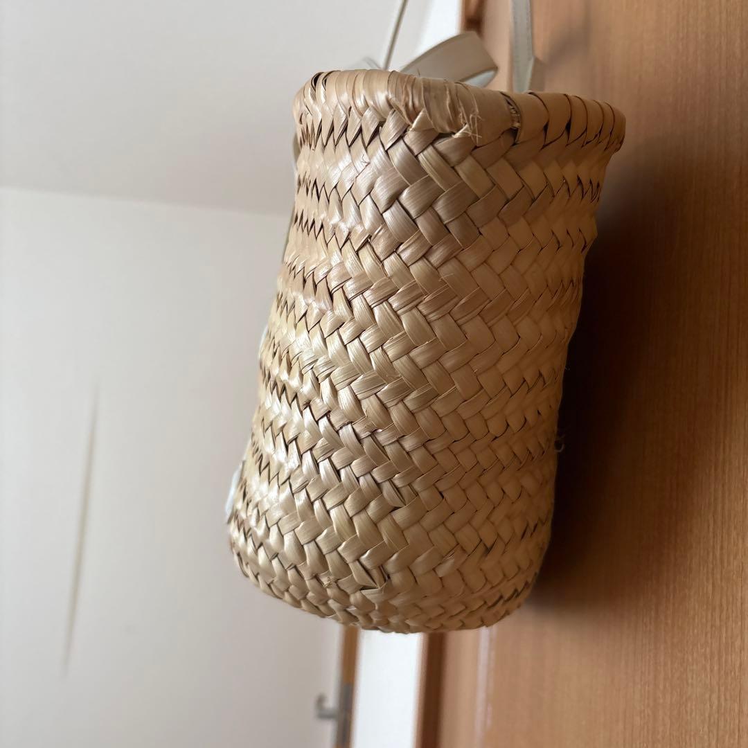 セリーヌのロゴ入りストローバッグ