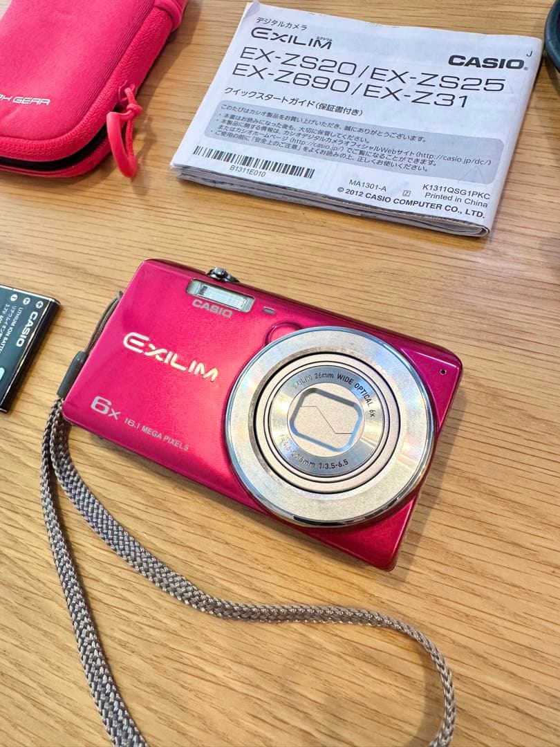 美品　CASIO EXILIM EX-ZS25 レッド バッテリー デジカメ