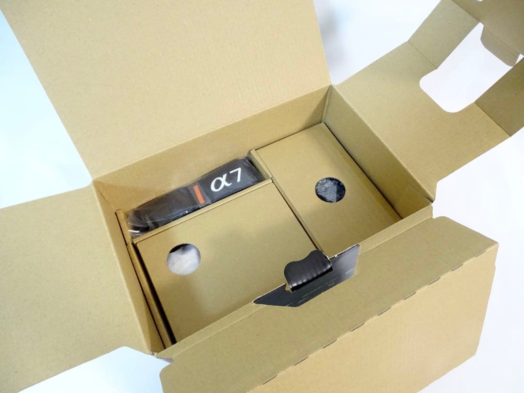 美品 ◆ショット:2,671回◆ SONY ILCE-7M3 α7Ⅲ 28-70