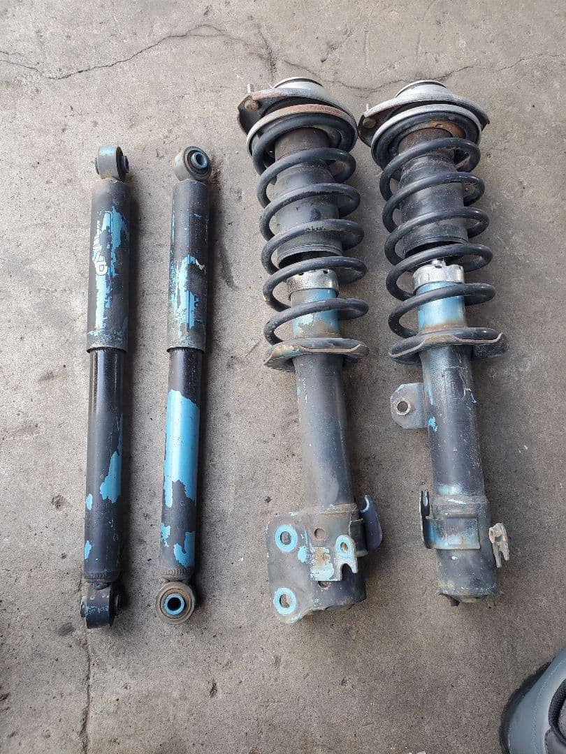 MH23S ワゴンR カヤバニューSR 1台分