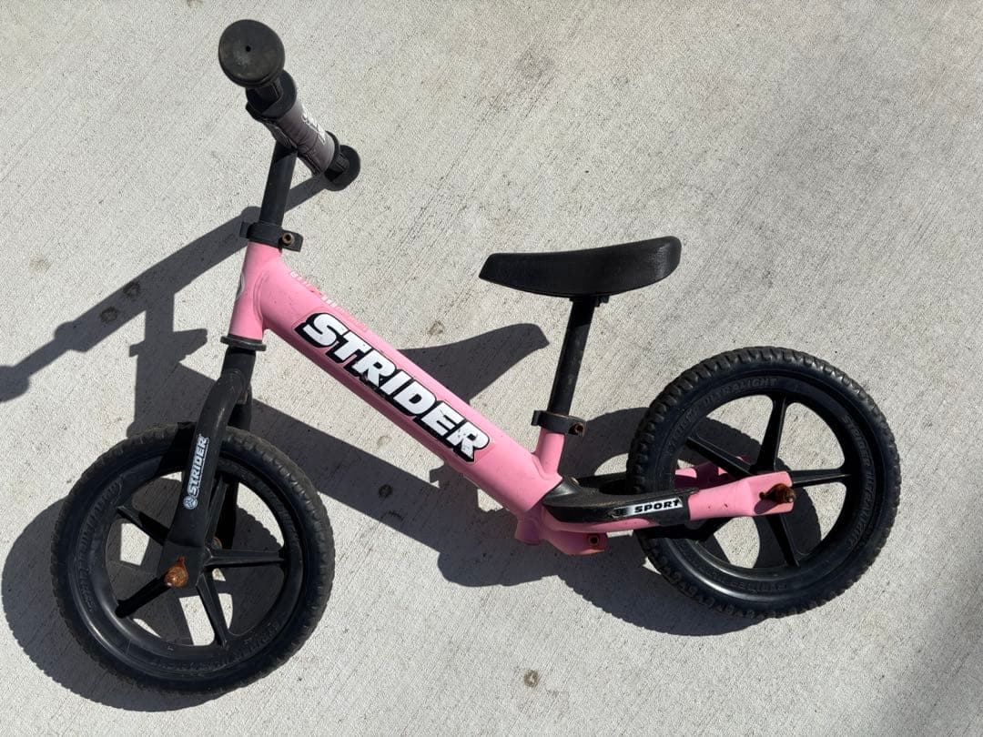 ストライダー　ピンク