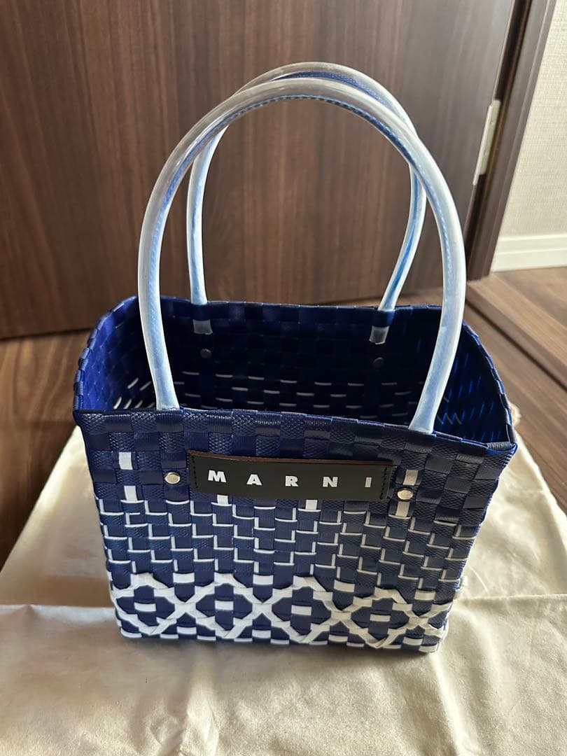 マルニMARNI ネイビー ホワイト かごバッグ