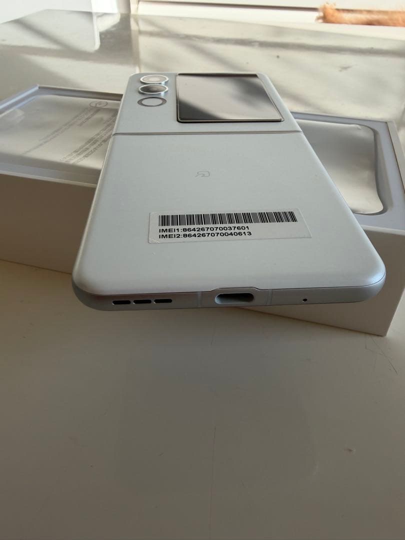 nubia Flip 2 携帯電話本体