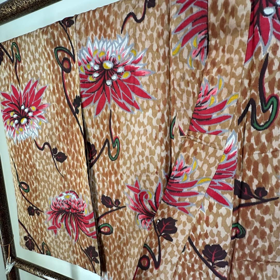 未使用品　袷　ばち襟　正絹　着物　146裄62　銘仙　茶色　赤　アンティーク