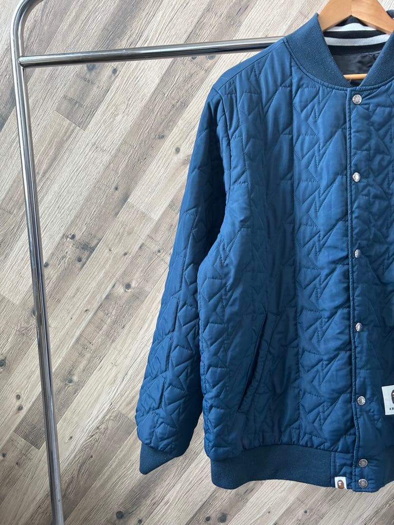 ★ アベイジングエイプ 刺繍ロゴ キルティング リバーシブル スタジャン