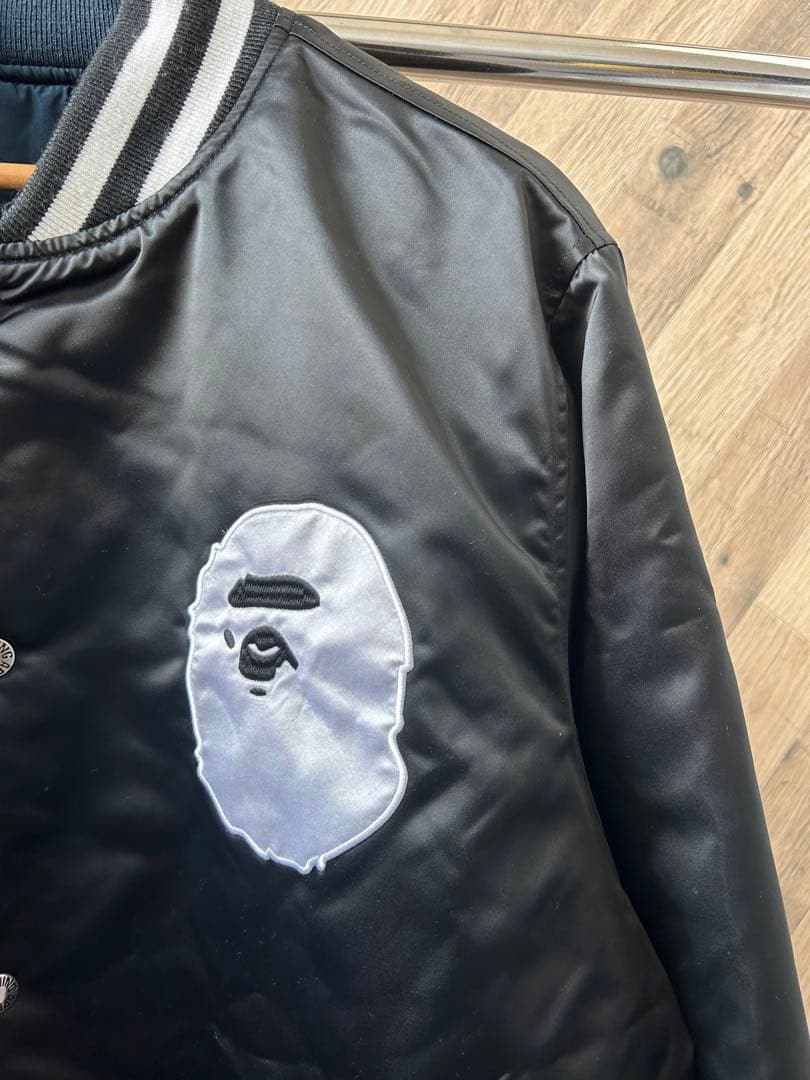 ★ アベイジングエイプ 刺繍ロゴ キルティング リバーシブル スタジャン