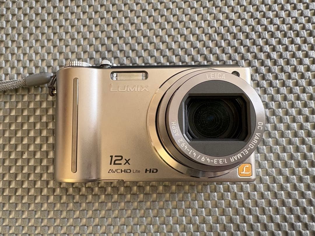 【美品】パナソニック デジタルカメラ LUMIX DMC-TZ7-S シルバー