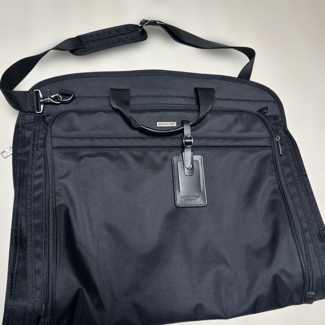美品　bermas ガーメント　バーマス　ガーメントバッグ