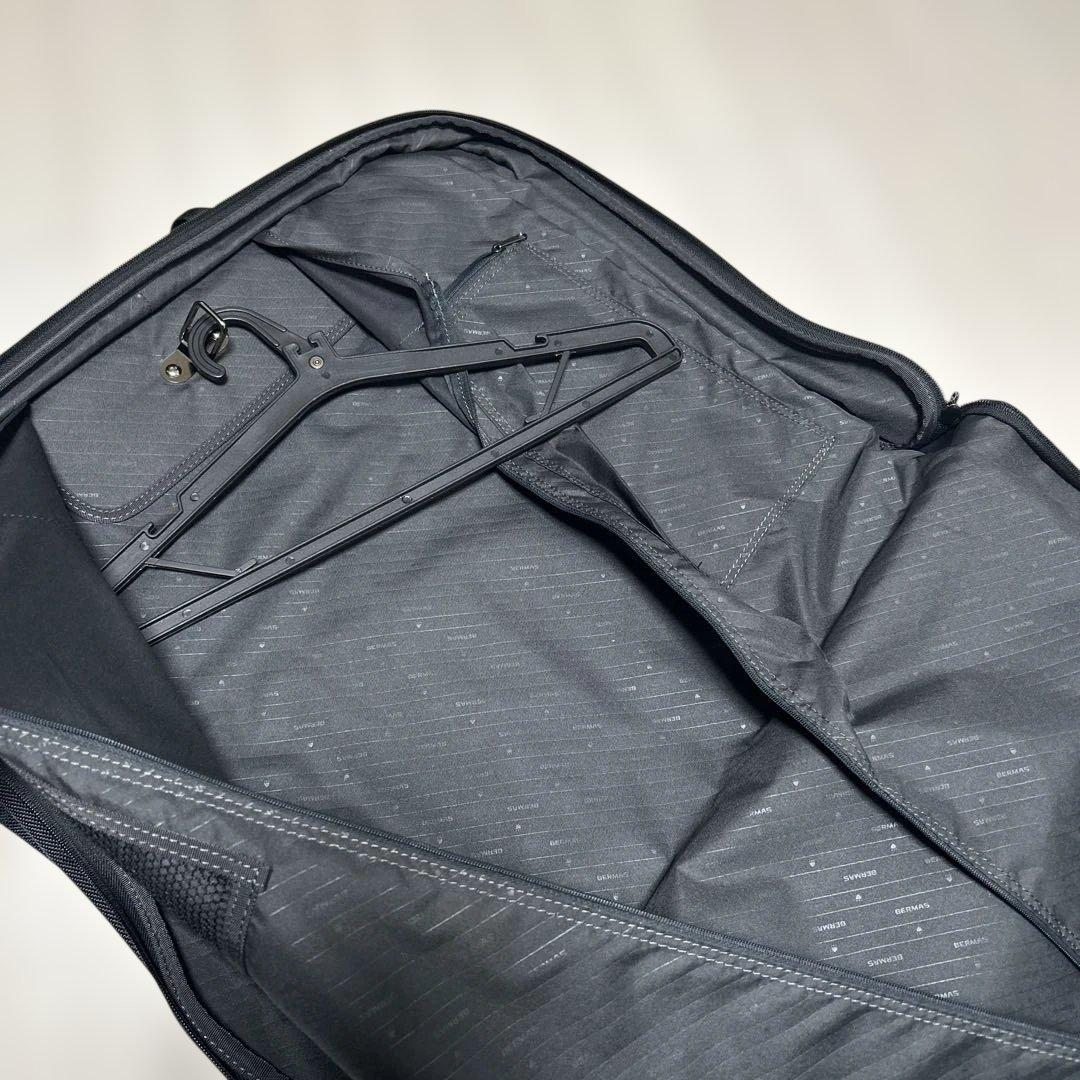 美品　bermas ガーメント　バーマス　ガーメントバッグ