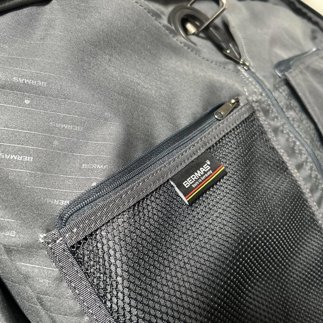 美品　bermas ガーメント　バーマス　ガーメントバッグ