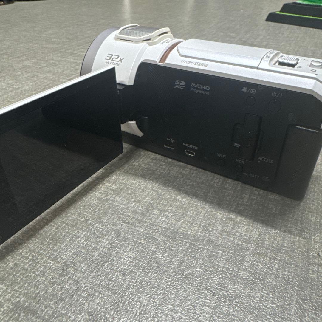 【ジャンク品】 Panasonic 4K ビデオカメラ 本体&充電器