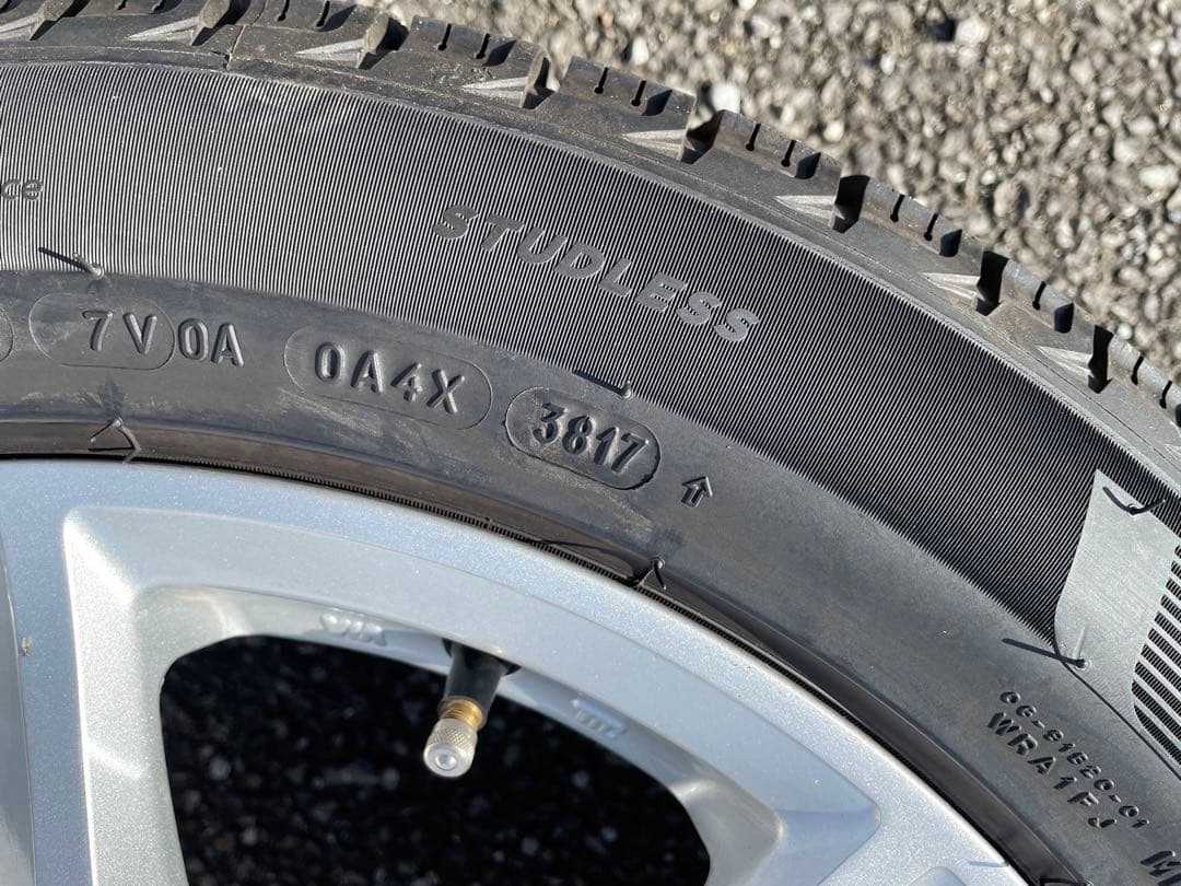 走行3千キロ未満 スタッドレスセットベンツCクラス Aクラス