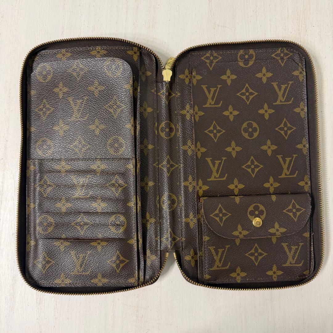 LOUIS VUITTONルイヴィトン モノグラム ポッシュ・エスカパド