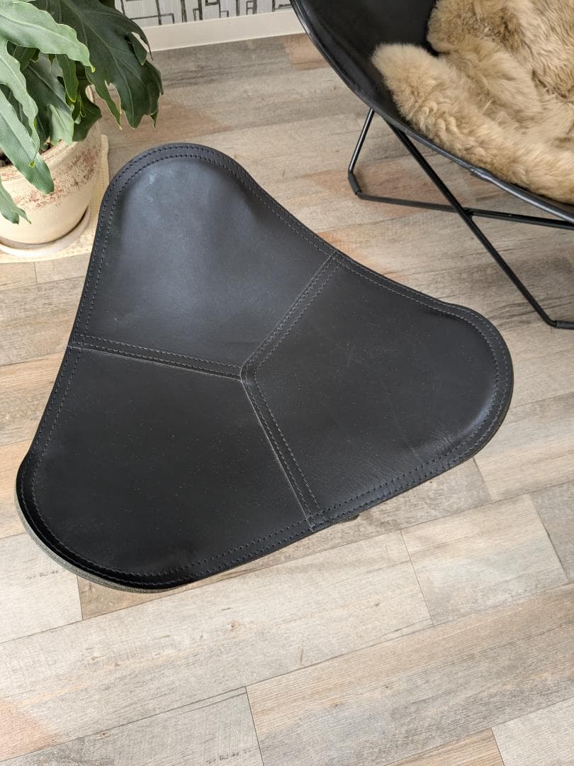 Cuero（クエロ） BKFバタフライチェア